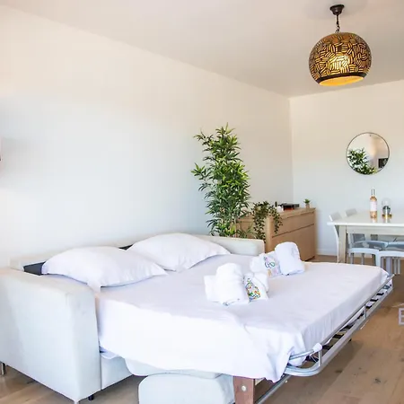Lägenhet Beautiful With Terrace Ac And Parking *