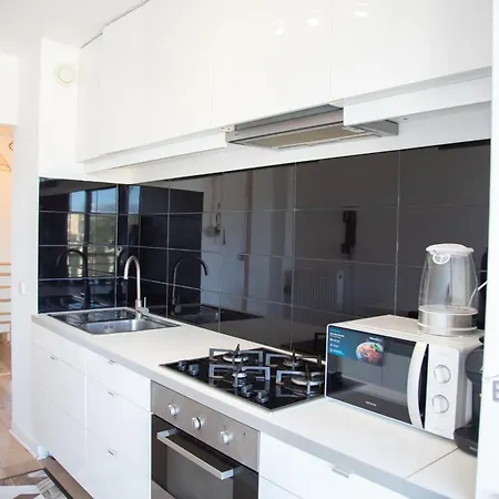Beautiful With Terrace Ac And Parking *